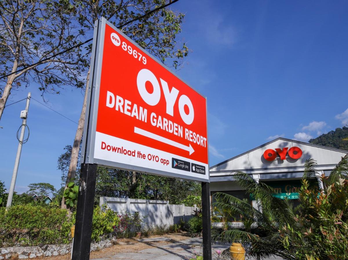 Oyo 89679 Dream Garden Resort Ayer Hangat Exteriör bild
