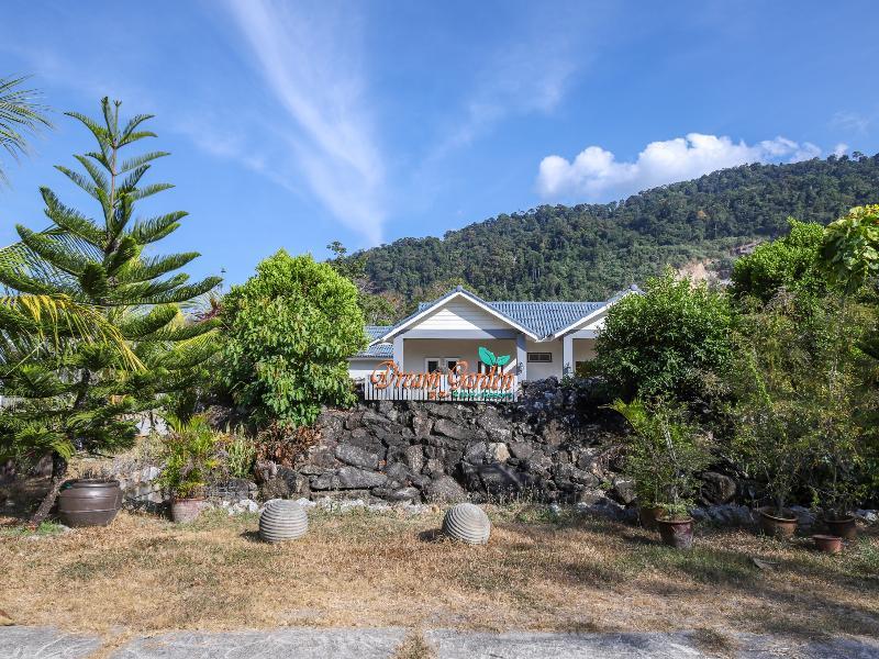 Oyo 89679 Dream Garden Resort Ayer Hangat Exteriör bild